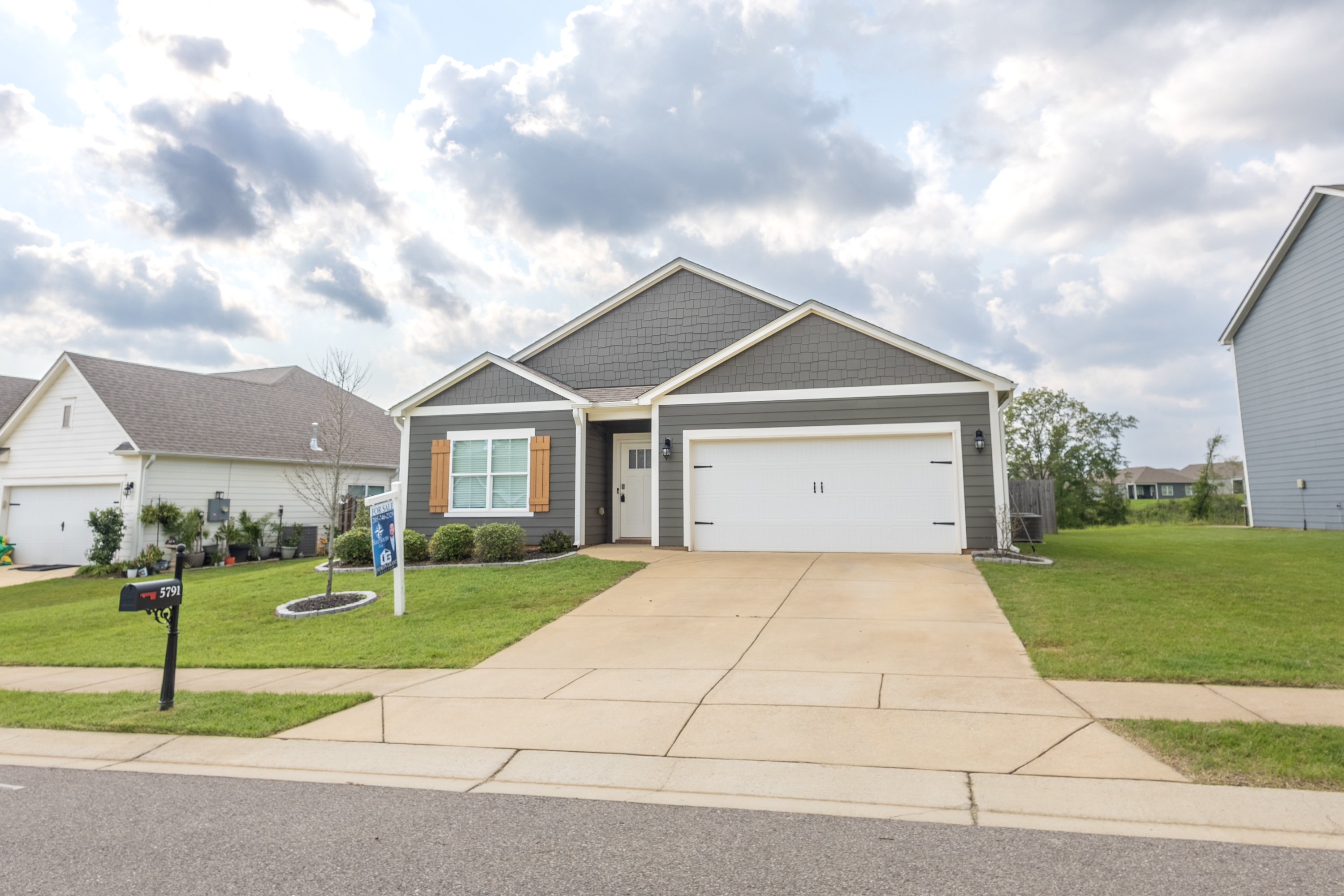 5791 Mountain View Trail